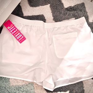 Lilly Pulitzer Luxetic white and gold Ocean Trail shorts S